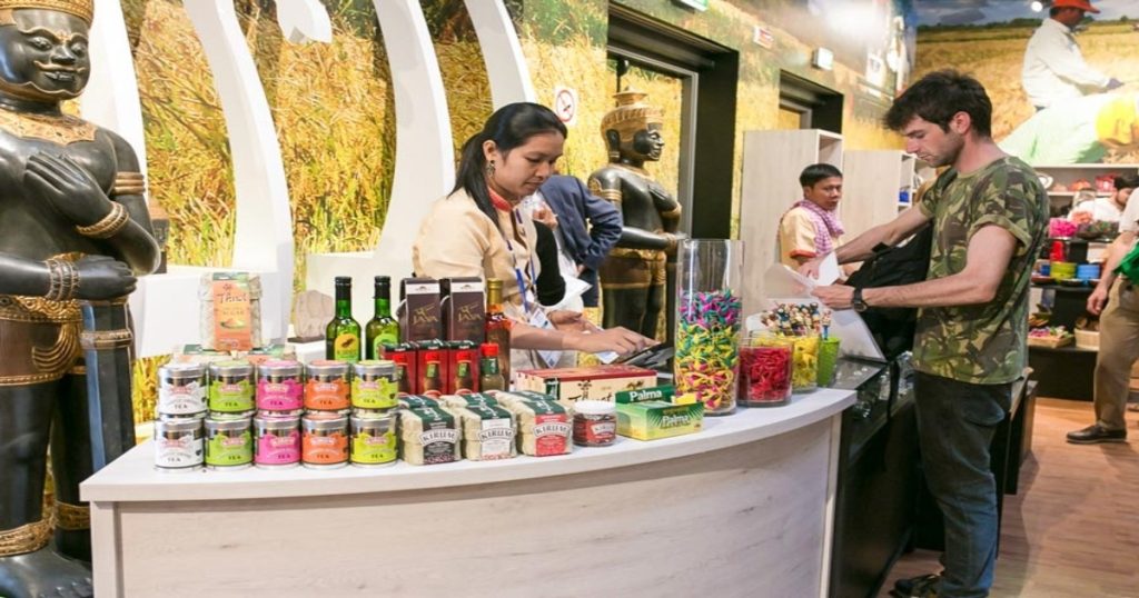 មិនធម្មតា! ក្រុមហ៊ុនខ្មែរកែច្នៃស្ករត្នោត និងម្រេច ទៅជាផលិតផលជាង ១០០មុខ